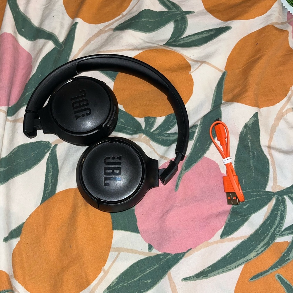 JBL Bluetooth Wireless Headphones